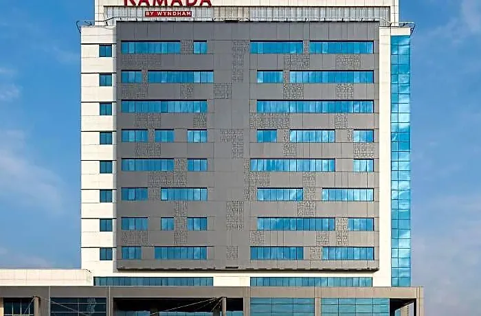 Ramada by Wyndham Erbil Gulan Street Otel