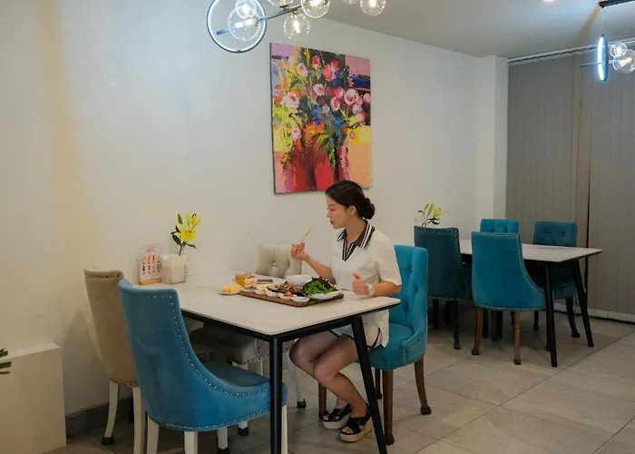 BALLANTINE HOTEL Phu My Hung- SECC TP. Hồ Chí Minh