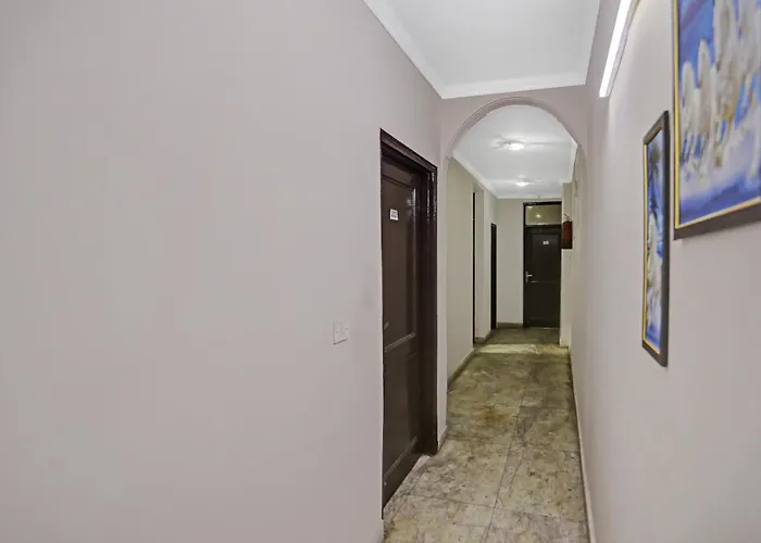 Hotel O Jpc Residency Near Dlf Avenue Saket New Delhi