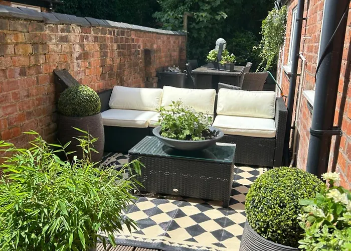 Albany House Harborne Bed & Breakfast Birmingham