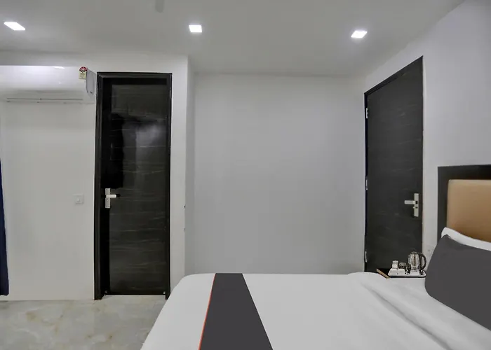 Super Townhouse The Arrow Near Lotus Temple Hotel New Delhi
