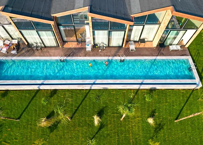Bujtina Ajazi Hotel Golem 