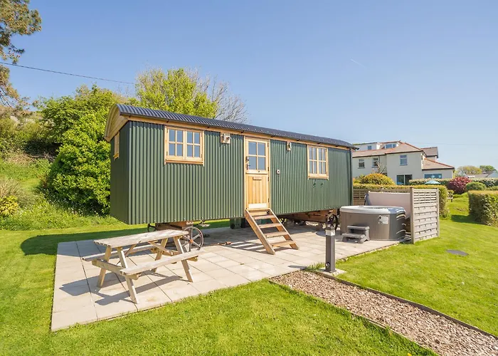 Beacon Shepherd Huts St Agnes 