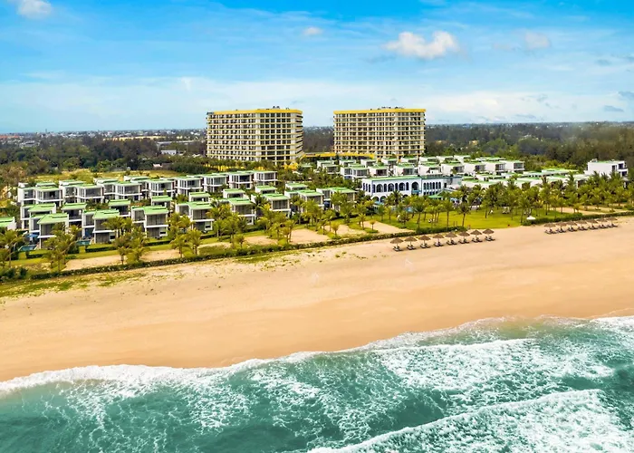 Wyndham Royal Beachfront Resort & Spa Hoi An Danang An Bàn