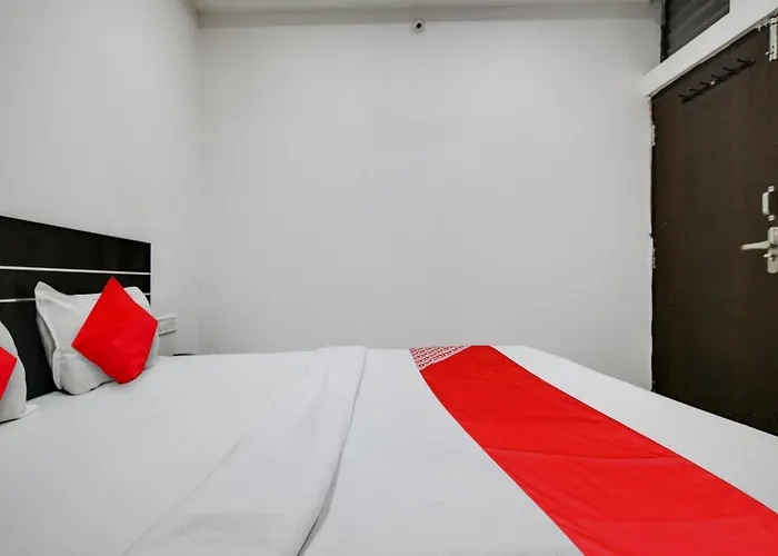 Hotel O Green Park Indore