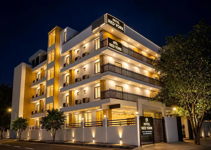 Hotel Red York By Byob Hotels Noida