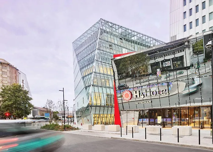 Hotel H4 Wyndham Paris Pleyel Saint-Denis 