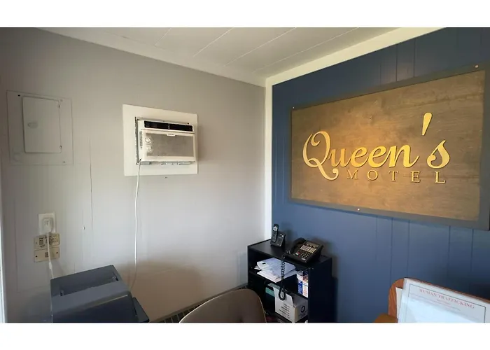 Queen'S Motel Blenheim Near Lake Erie On