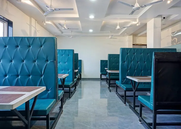 Collection O Vishwa Bar Resto Lodge Loni Kalbhor