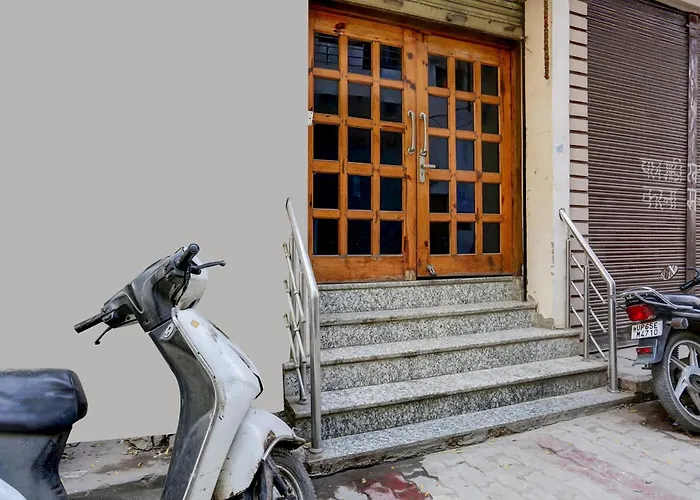 Spot On Sai P Guest House Varanasi
