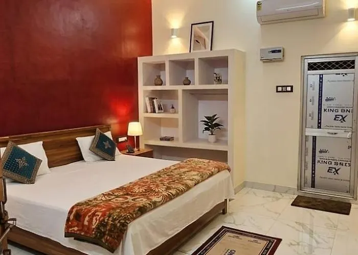 Hotel Chandrasha Villa Ayodhya