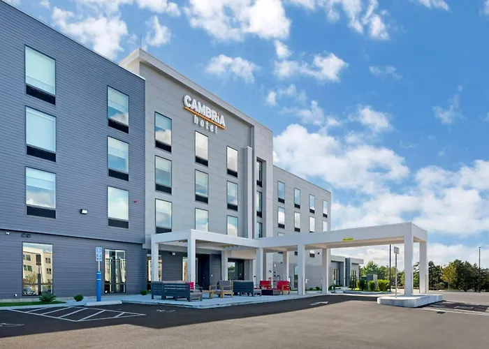 Cambria Hotel & Suites Plymouth