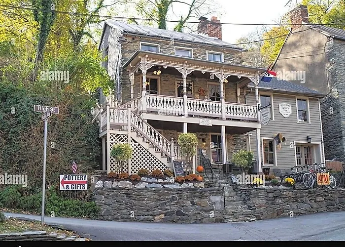 Town'S Inn Harpers Ferry