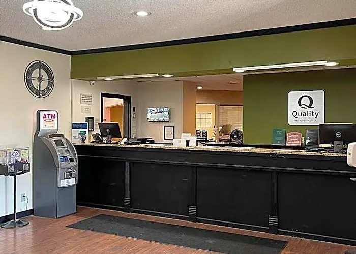 Quality Inn Frontier At Us Hwy 30 Clinton