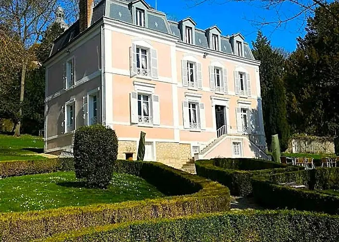 Maison Stella Cadente, Maison d'hôtes Artistique et Jardin à Provins