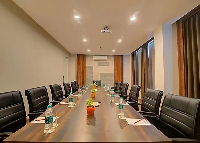 Ramada By Wyndham New Delhi Pitampura Hotel