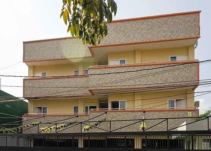 Reddoorz Near Plaza Atrium Senen Hotel Jakarta