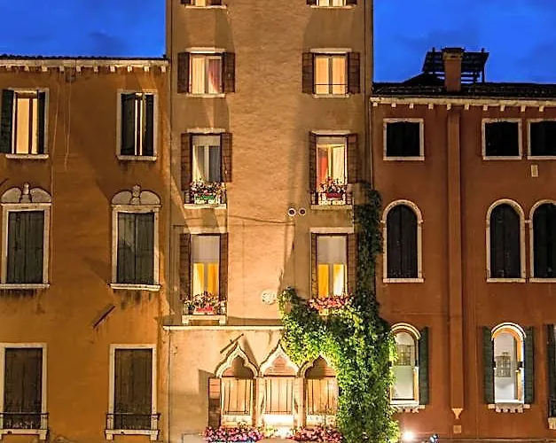 Hotel Santo Stefano Венеція