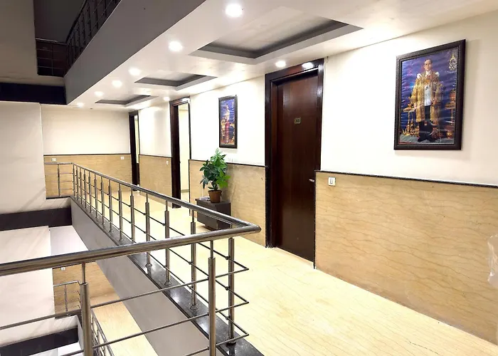 Hotel The Paradise In - Near Karol Bagh Metro Station Delhi 