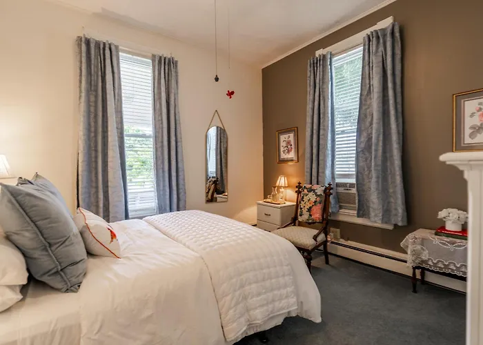 Victorian Inn Bed And Breakfast Marblehead
