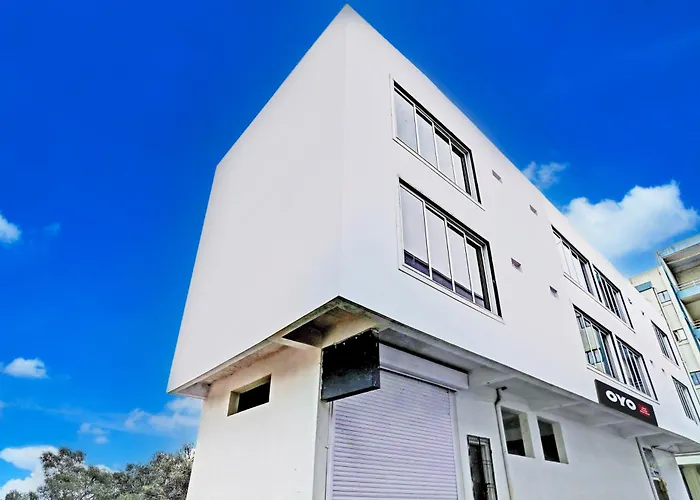 Hotel O Galaxy Surat