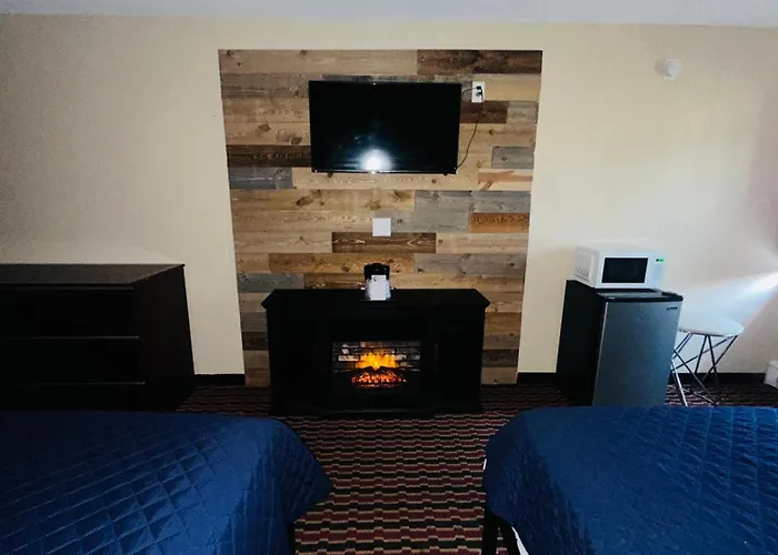 Chesaning Inn & Suites