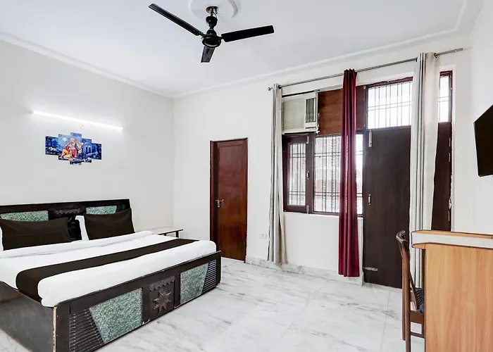 Hotel O Om Residency Noida