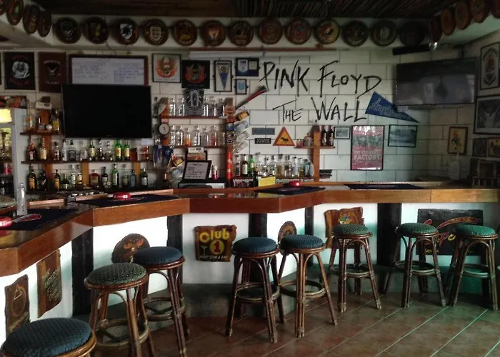 Harleys Pub And Hotel Subic