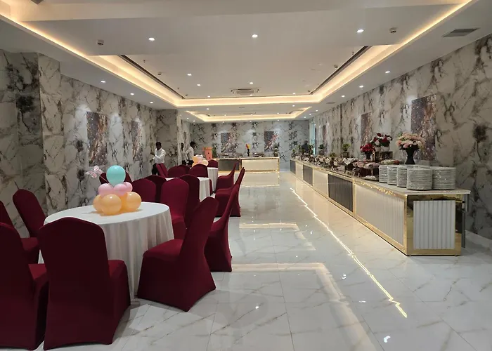 Hotel Regal Club And Resort Lucknow
