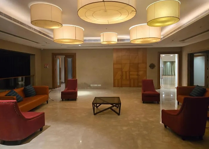 Hotel Regal Club And Resort Lucknow