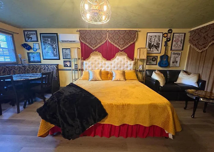 Historic Ziegler Inn And Suites With Whimsical Themed Rooms New Bern