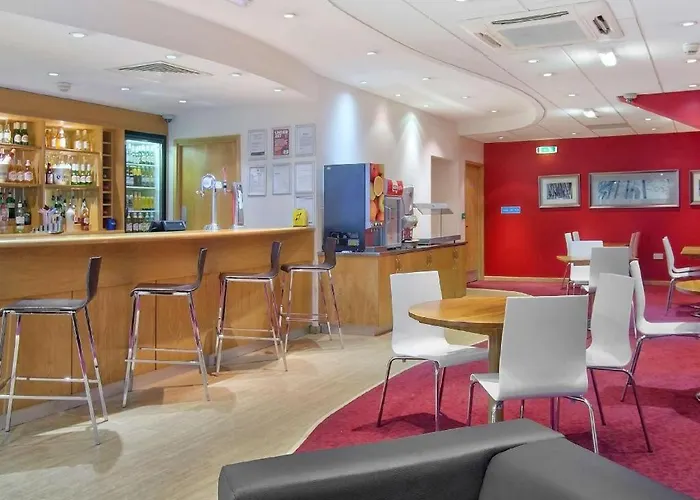 Travelodge Birmingham Central Broadway Plaza