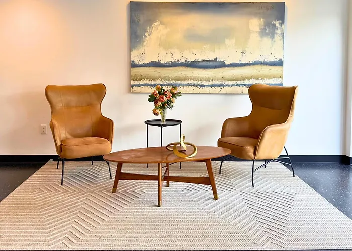 Daniella'S Suites Peabody