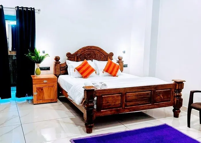 Grand Periyar, Near Kumily Busstation,Thekkady Hotel