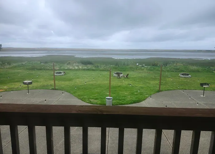 Tradewinds On The Bay Hotel Tokeland
