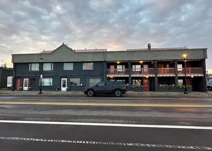 The Harbor Inn Grand Marais
