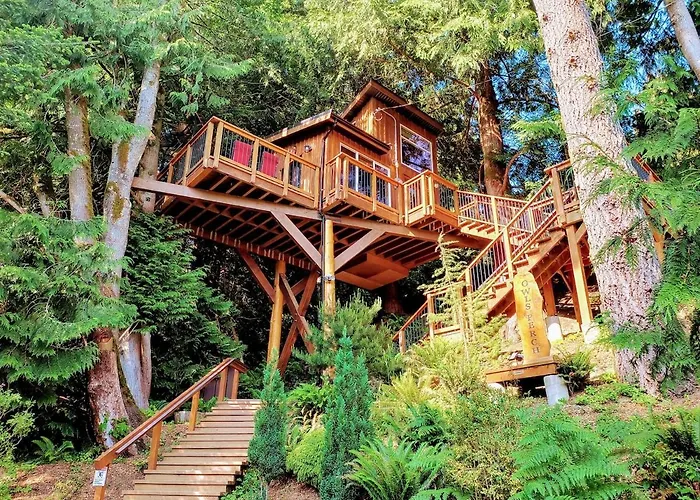 Owl'S Perch Treehouse Hotel Sooke