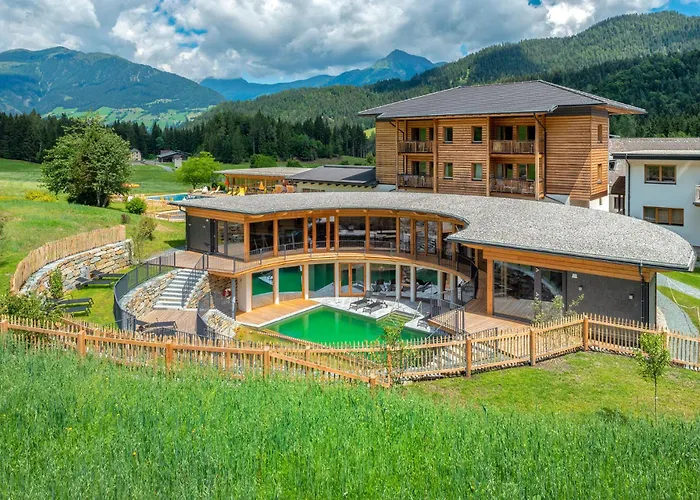 Familienhotel Kreuzwirt Weissensee
