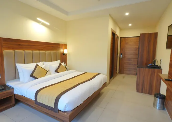 Dls Oak Bush Hotel Mussoorie