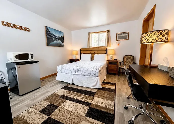 Whispering Pines Resort Grand Bend