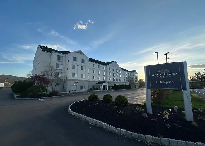 Arnot Grand Hotel & Suites Horseheads