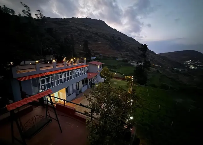 De First Corner Hotel Ooty