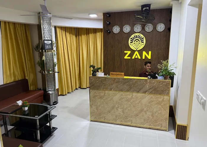 Zan Lodge Male