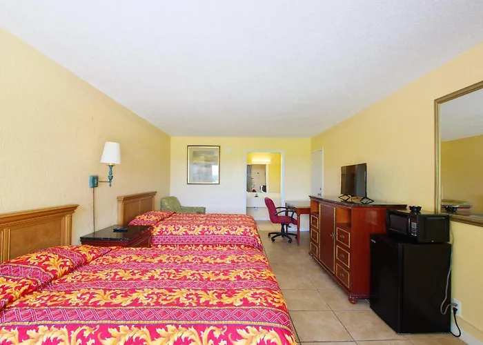 Paramount Lakeside Inn & Suites Lakeland