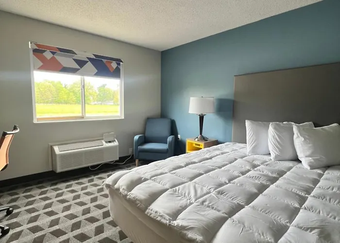 Lakewood Inn & Suites Dowagiac