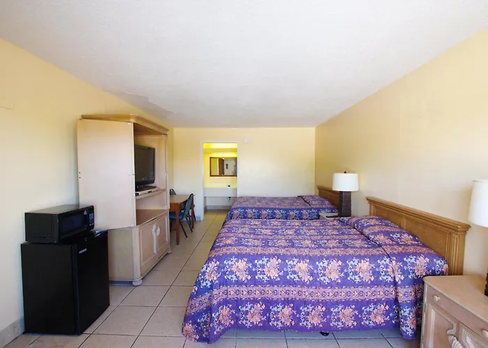 Paramount Lakeside Inn & Suites Lakeland