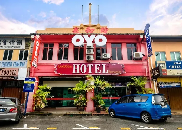 Oyo 850 Gold Star Hotel Chukai