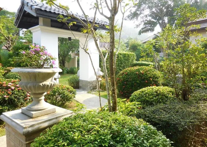 Holiday Village And Natural Garden Resort Karon