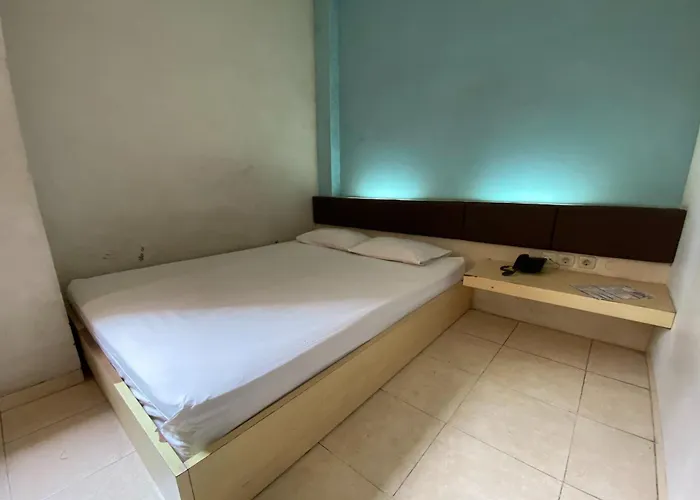 Townhouse Oak Hotel Niaga Surabaya