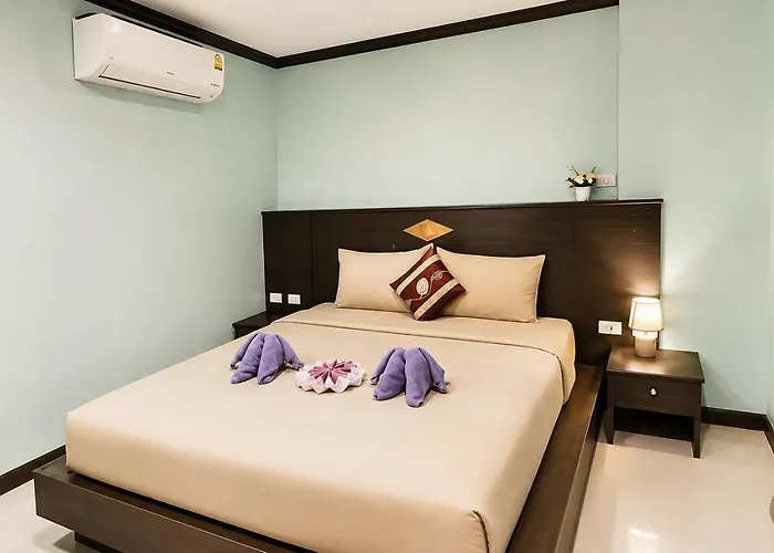 Hollywood Inn Love Patong